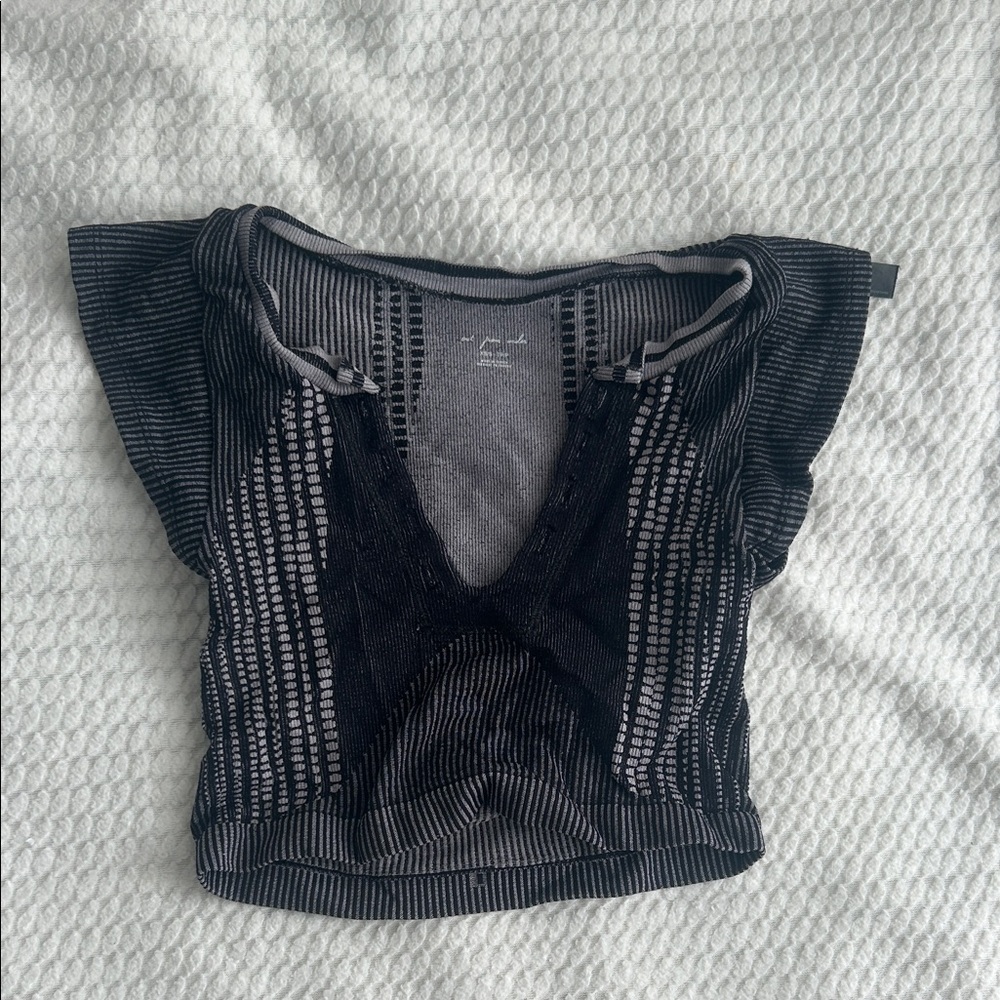 Urban Outfitters Out From Under Going for Gold Crop Top - Picture 2 of 3